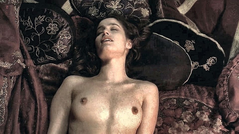 Marie Gillain - Harem Suare