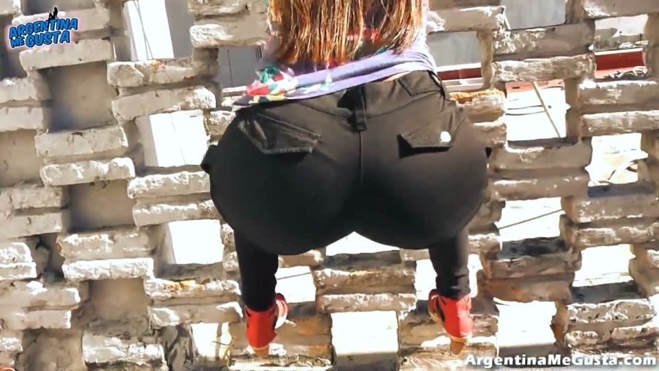 Amazing Body! Big Round Ass, Big Pussy, Getting Wet! Perfect