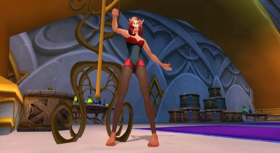 Sexy Elf dancing for your cum!