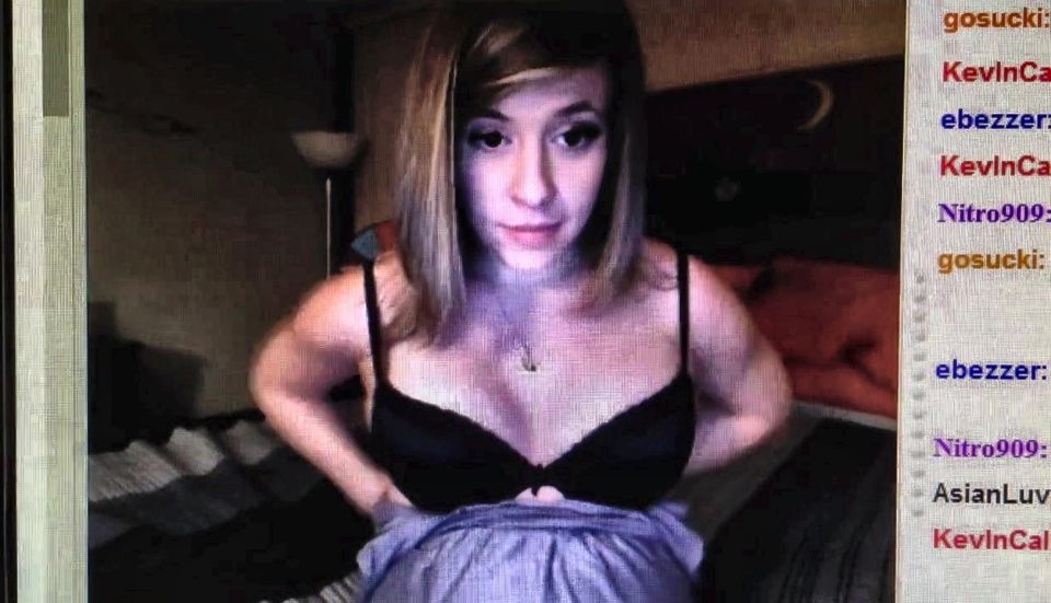 Pregnant Webcam Cutie Shows Boobs Pussy And Sings