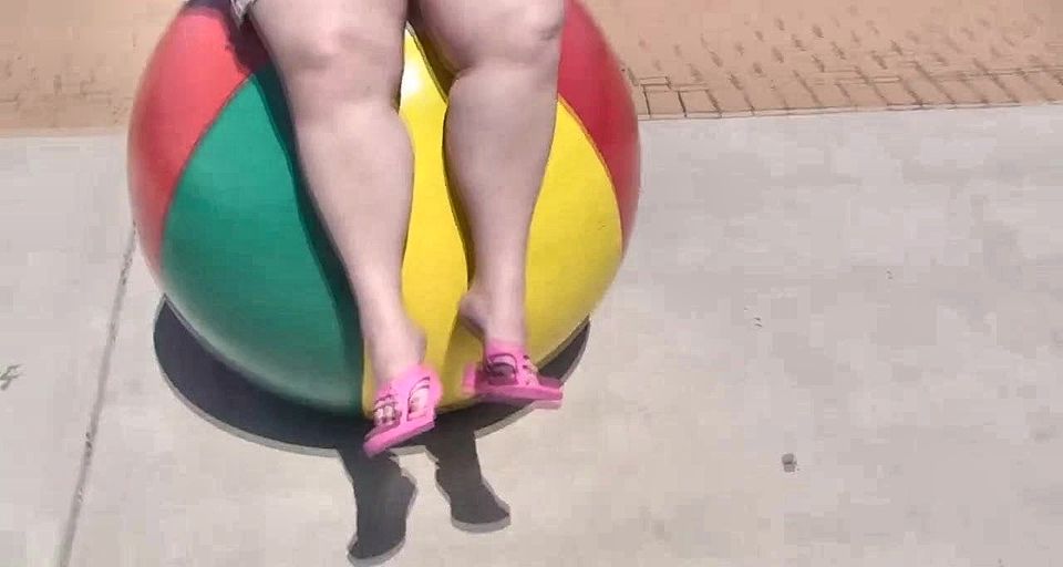 Beachball Flip-flop Dangle