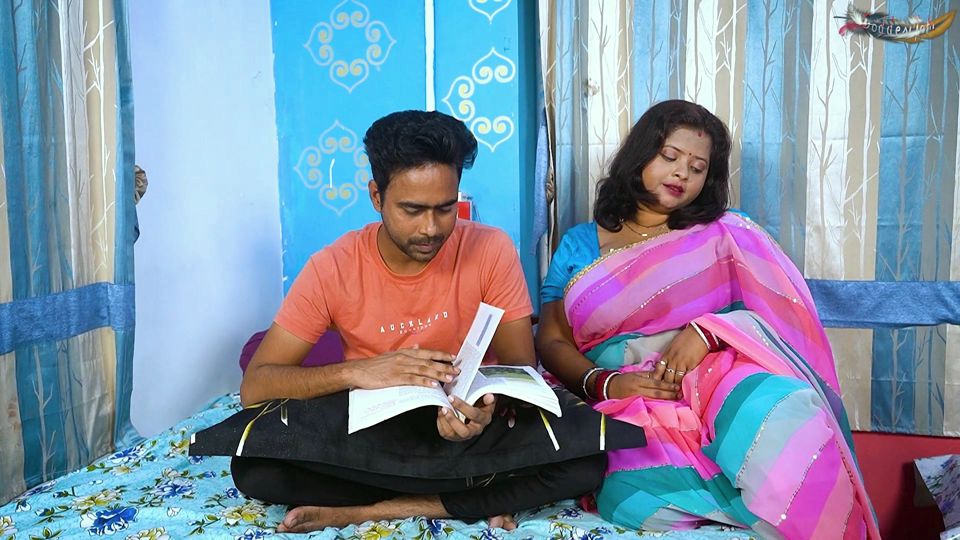 DESI BIG BOOBS BHABHI HARDCORE FUCK WITH HER LOCAL DEBAR WHEN SHE WAS ALONE FULL MOVIE ( HINDI AUDIO )