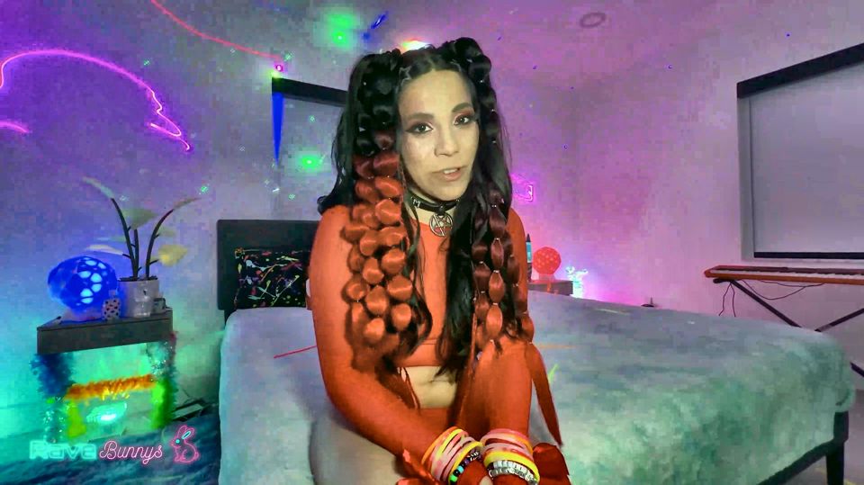 Red Bows, Glitter Freckles: Gigi Star Owns The Blacklit Room Tonight!