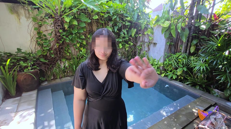 Unexpected Summer Vacation with My Stepmother on Bali - Minokiiko