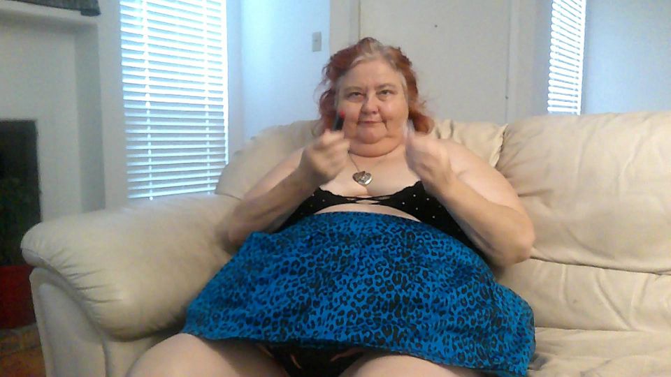 Mini Lipstic Chat Dressed