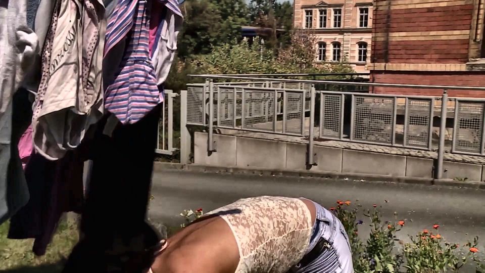 German teen bitch fucked in the bathroom