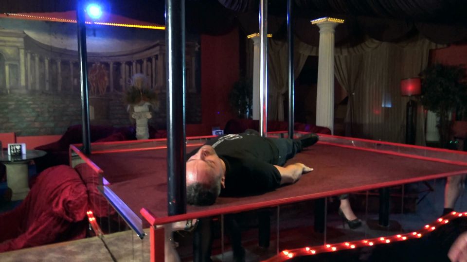 Poledance trampling!