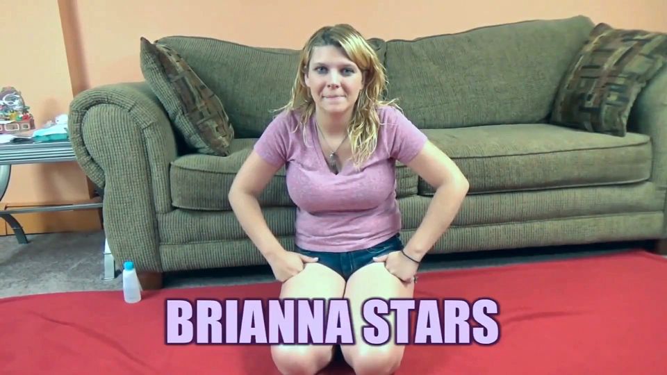 Brianna Stars fucks her purple dildo