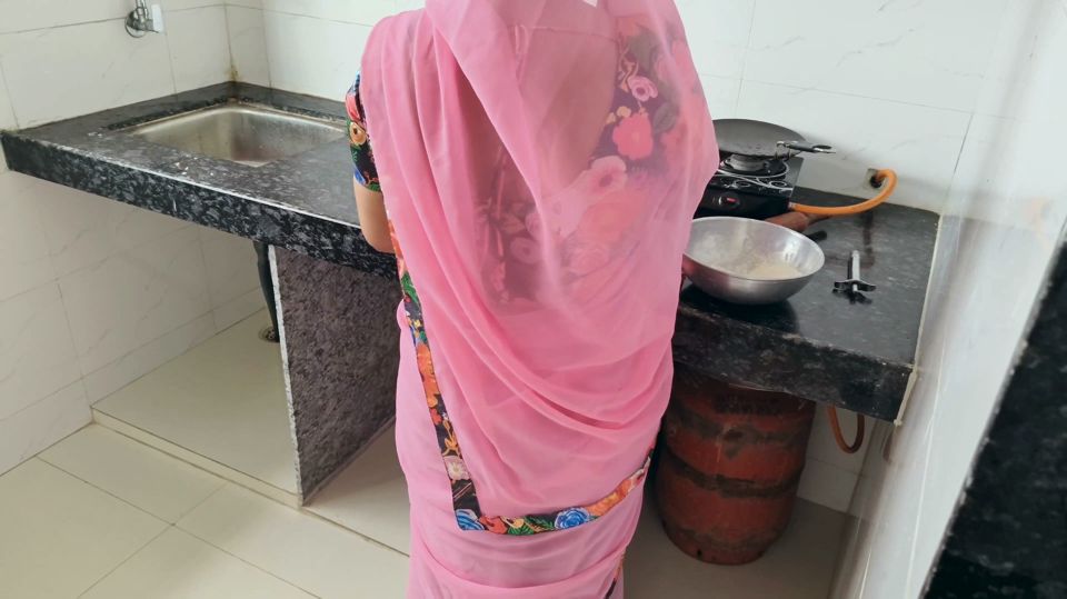 Aaj Bhabhi Ki Kichin Me Karte Bawkt Ki Bhabhi Ki Jabarjast Chudayi