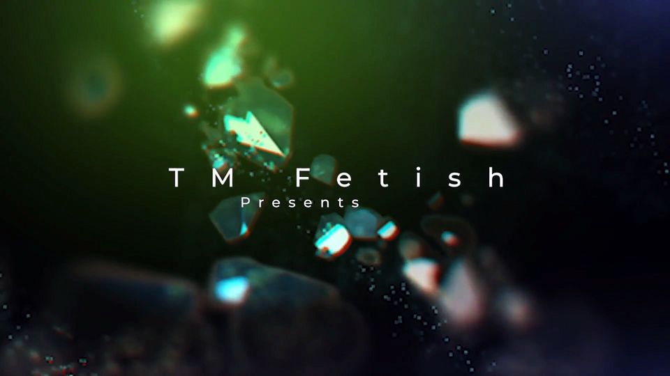 Inked Scarlett Satisfied in Getting Feet Worshipped by Ashlynn Taylor