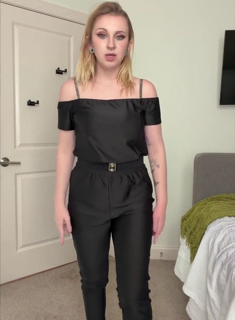 Ayla Vixen's Sultry '50s Femdom Fantasy 4K POV Submission Awaits!