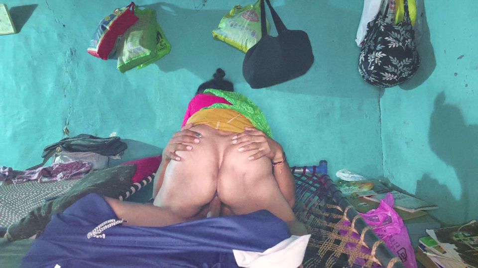 Aaj stepsister ki pahli bar chudai ki desi style mein