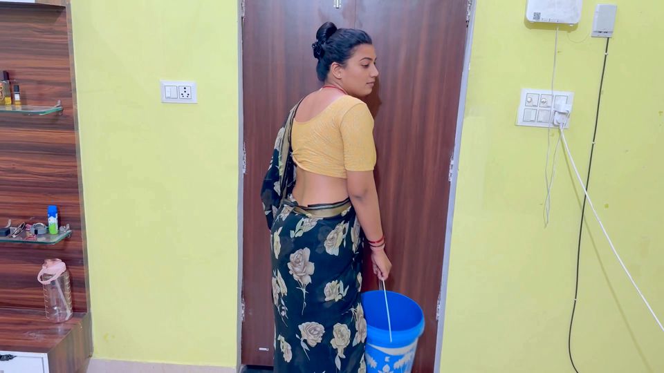 Kam wali bai landlord Affair 2 - Big Boobs Indian Maid fucked by Big dick Malik For Extra Pay Full Hindi Viral Video