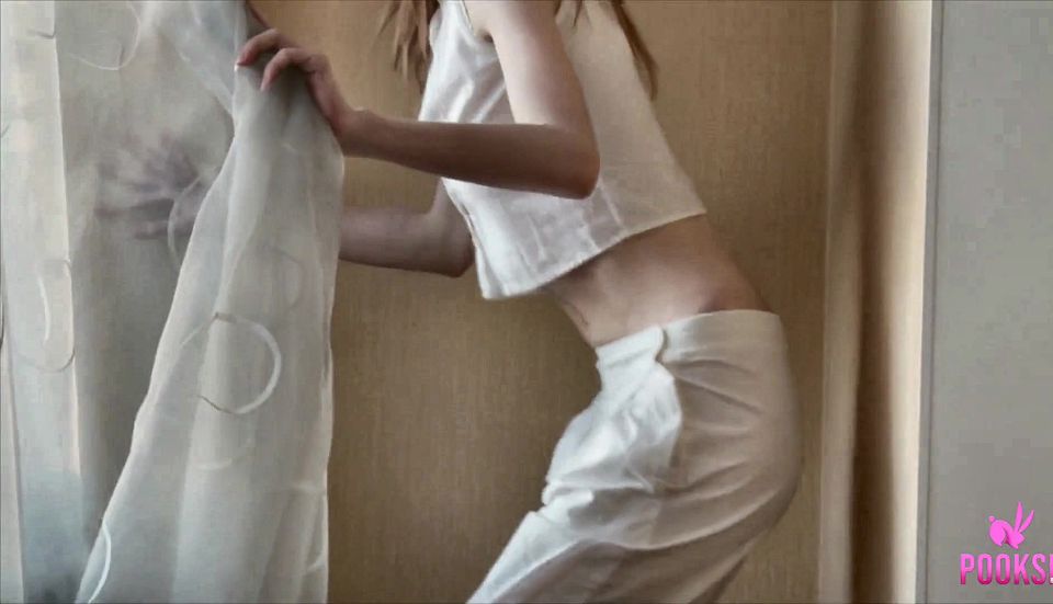 Cute Coed Daisy shakes her ass pale before masturbating!