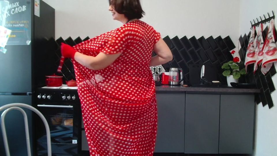 She wore red clothes and was sexy in it