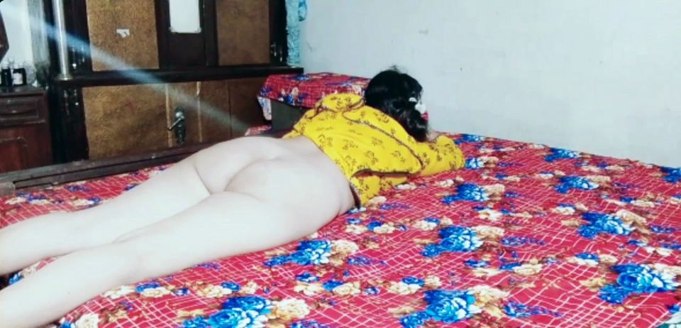 BBW Rides guys cock on the sofa