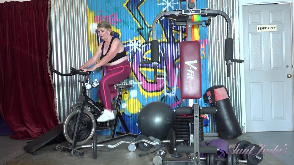 Auntjudys - 71yo Busty Blonde GILF Elle Works up a Sweat at the Gym