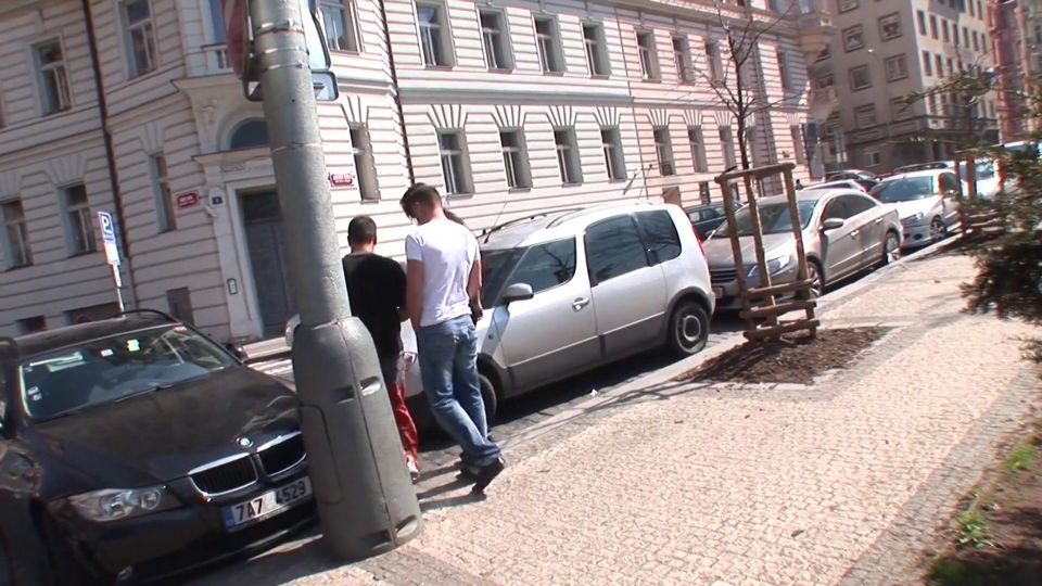 Fit dude sucks a big cock and fucks a cute brunette slut in bi 3way