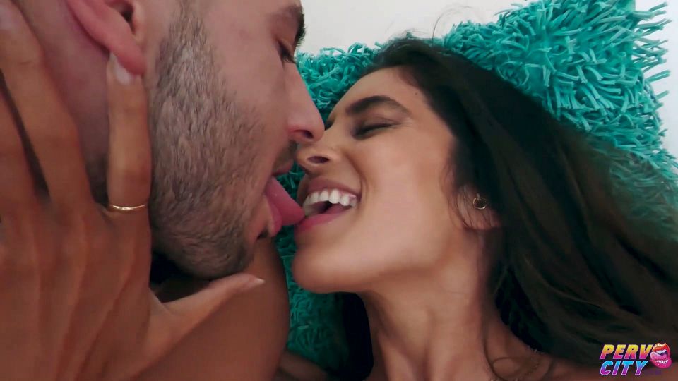 Indian Skinny Milf Indra Is Enjoying Deep Anal Penetration