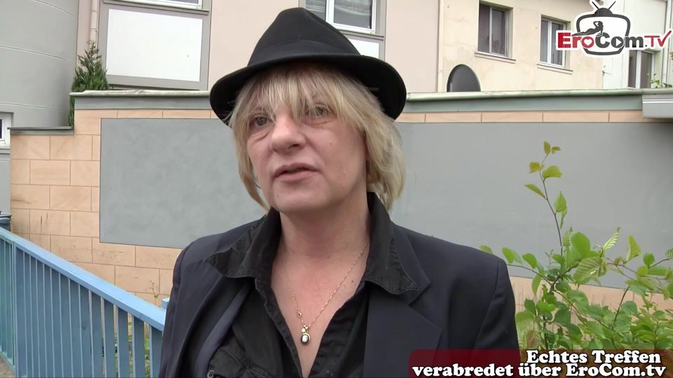 German housewife does sex casting on the street