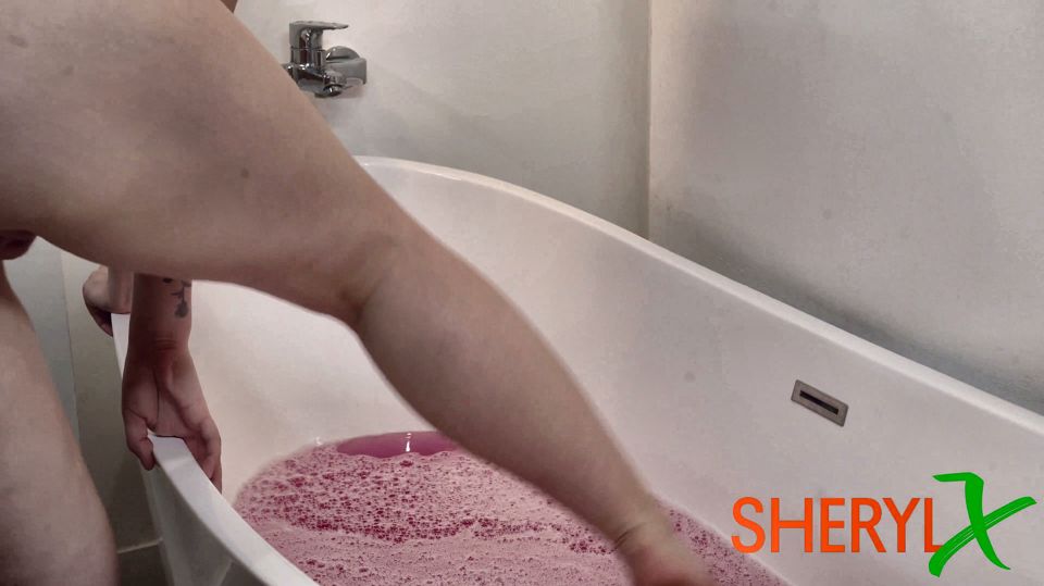 I Take Rose Bath Washing My Body with a Vibrating Sponge