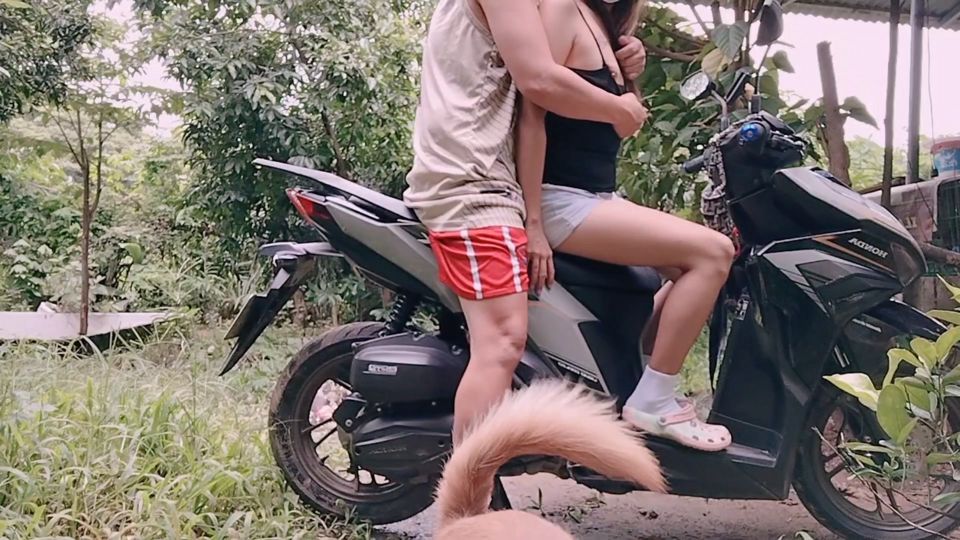 18+ YEAR OLD VILLAGE GIRL DRIVING LESSON BUT DEVIRGINIZED