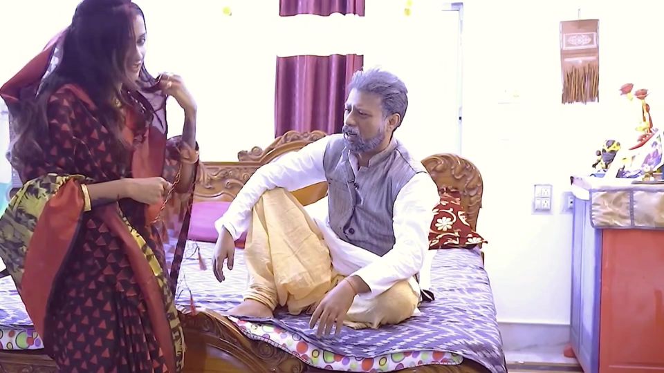 Baap bete ne mil Kar bahu ko Pela