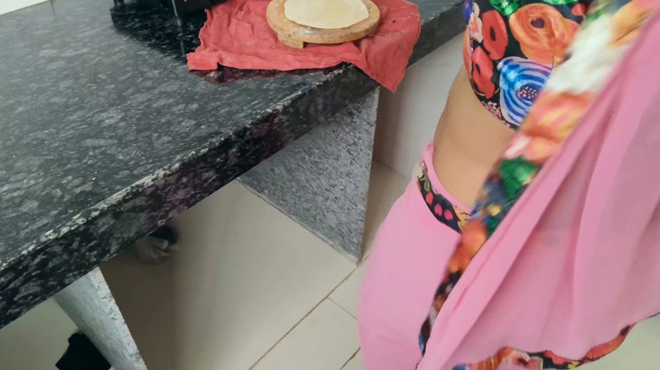 Aaj Bhabhi Ki Kichin Me Karte Bawkt Ki Bhabhi Ki Jabarjast Chudayi