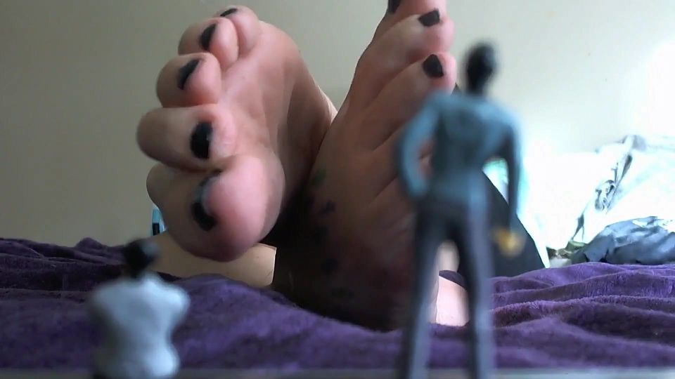 Giantess Tiny Man POV Foot Ignore