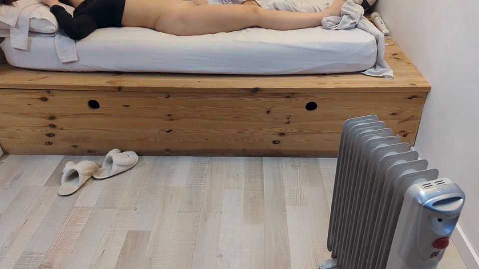 Surprising my Asian step sister on her room and covered her in cum!