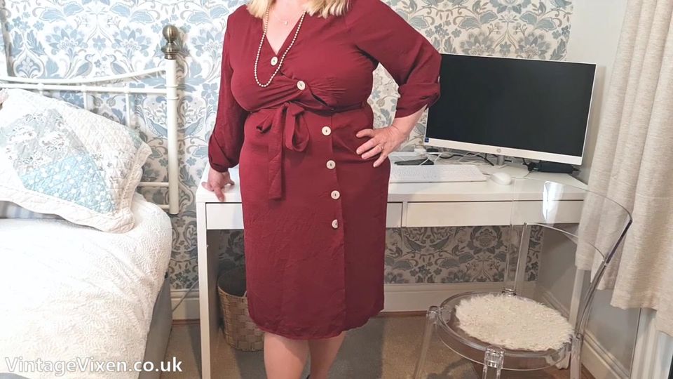 Amateur Wifes Tits Are Too Big For This Old Dress - Lets Try It On