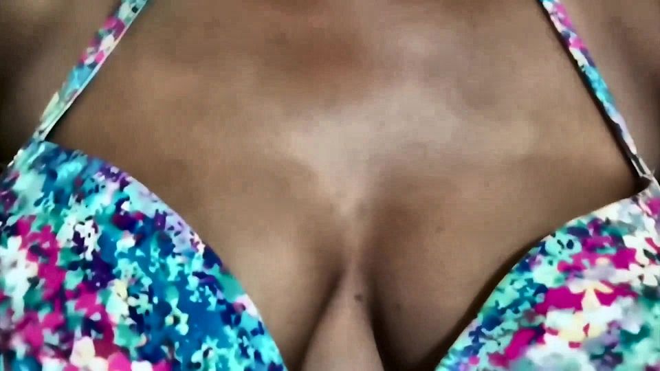 Sri Lankan Mature Bath Show for Her Boyfriend