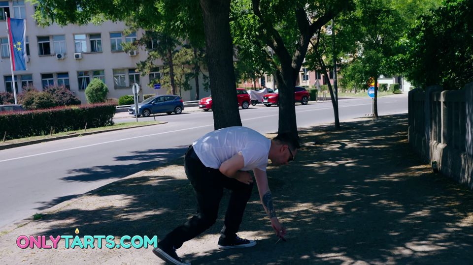 Soft Landing: Cute girl gets creampie from the guy she just met!