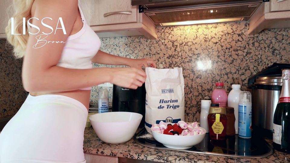 Sweet Wam Making a Messy Cake by Sexy Sticky Redhead Chef Lissa Brown