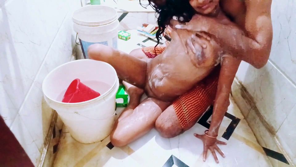 Desi Couple Soapy Bathroom Sex - Wet Body Massage & Hard Fuck