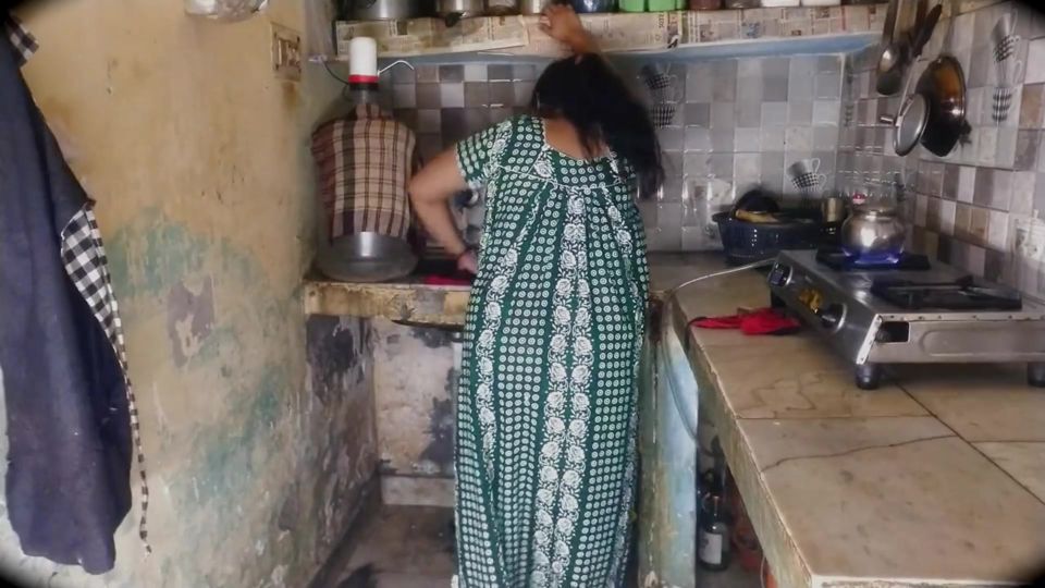 Desi Bhabhi Big Boobs Cleavage Tease in Kitchen Hot Indian Village Girls Exposed Hindi Video