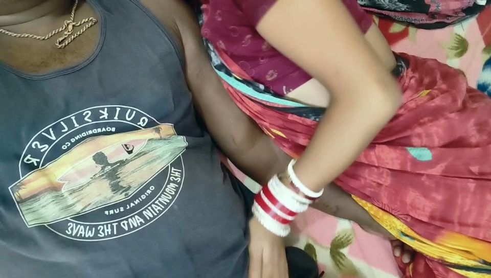 Padosi bhabhi ke ghar mein jabardast chudai indian fuck