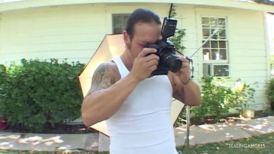 The photographer and his pall double penetrated a cute thin model outside