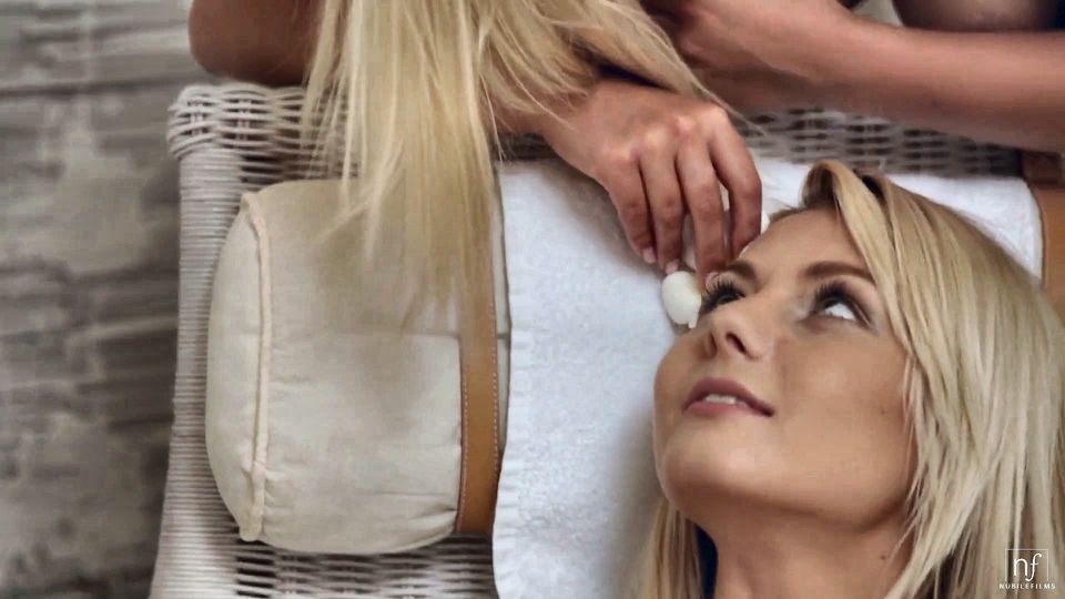 Blonde Massage - S2e30