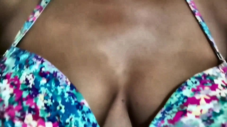Sri Lankan MILF Having Phone Sex Inside a Cab Fingering and Dirty