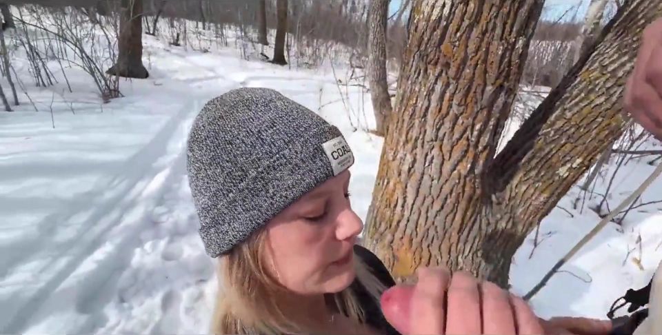Outdoor Sex in the Park in Winter