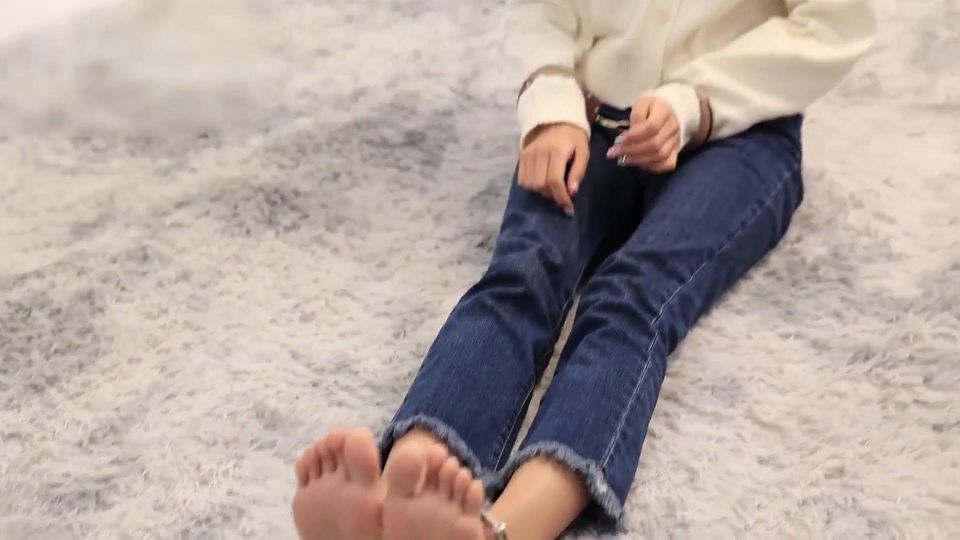 The Restraints of a Barefoot Girlfriend, Tickling Feet, Foot Fetishism