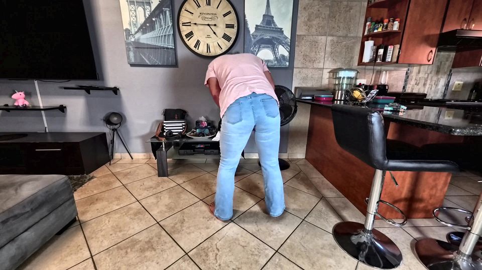 Chubby Slut Piss Desperation, Pants Wetting Compilation