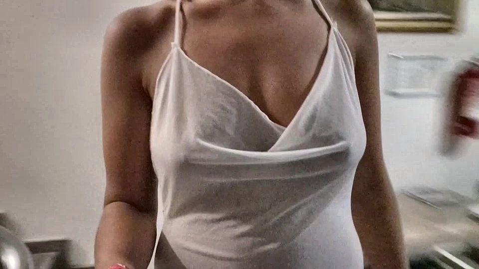 Publicly flashing tits and pussy in a hotel