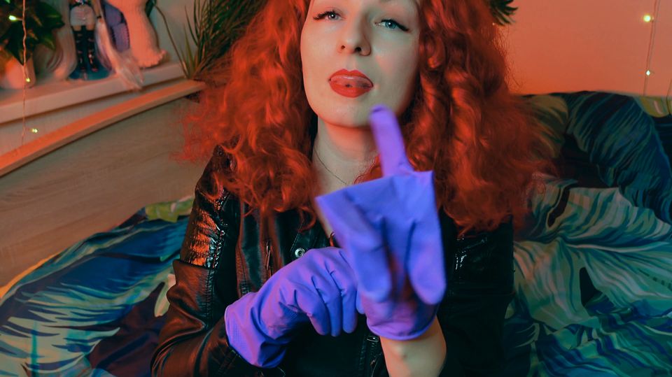 ASMR sounding: kitchen rubber gloves fetish