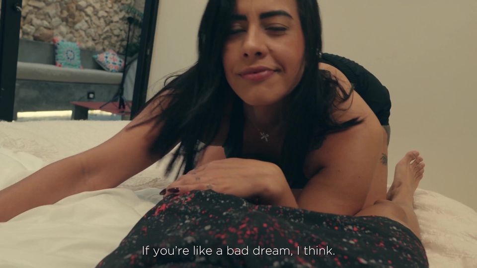 Young Ends up with a Hard Cock Thanks to Her Sexy Big Ass Stepmom