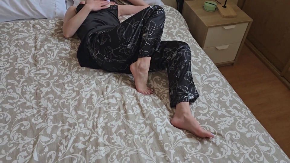 Morning Sex with My Stepfather! Pussy Food, Orgasm and Moans!!