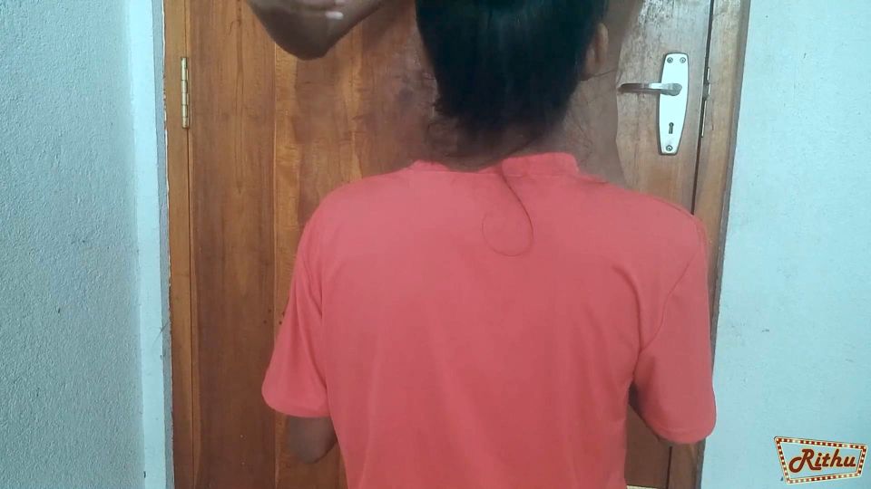 My Sri Lankan Girlfriend Receives a Big Cock as a Valentine's Day gift