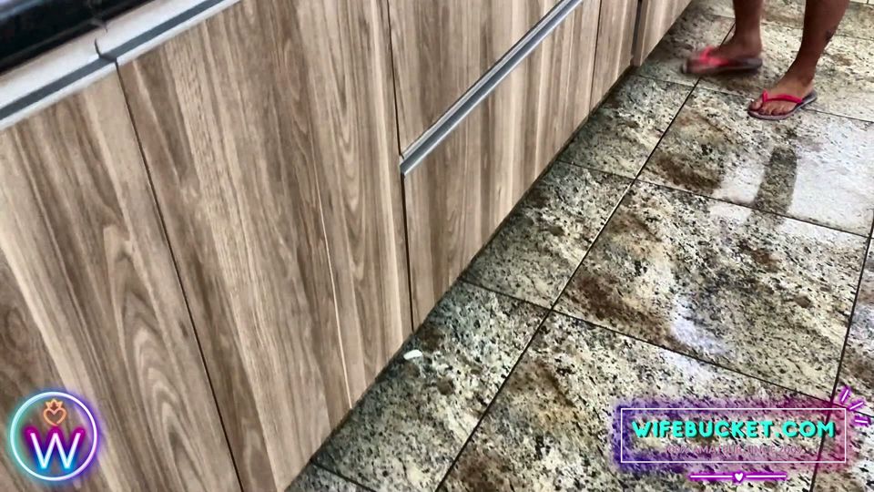 Wifebucket Amateurs - We were in the kitchen to fix breakfast, but ended up fucking