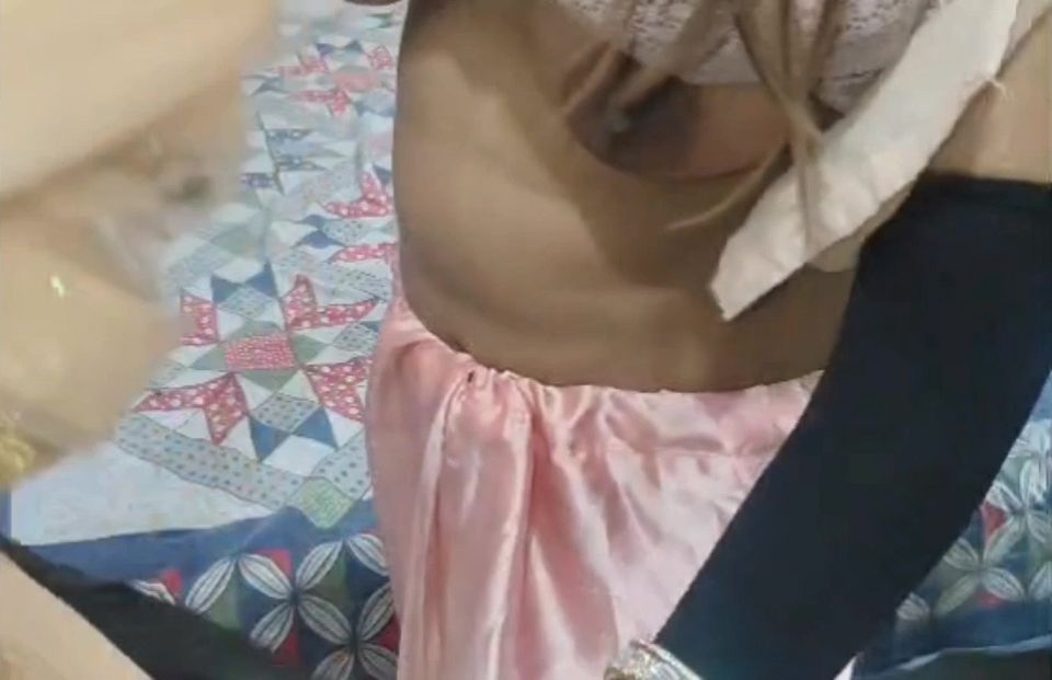 Hindi audio Sagi Mami ki chut maari ghodi bnna k